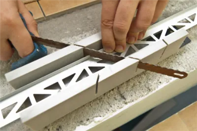 Yuav ua li cas rau nruab Aluminium Tile Trim